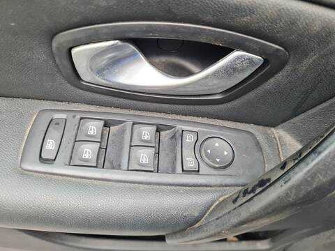 Botonera Elevalunas Renault Laguna III 140CV