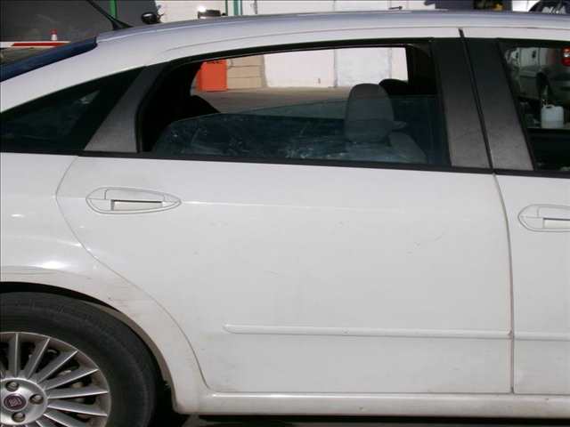 Puerta Trasera Derecha Fiat Linea 1.6 JTD 2007-2013