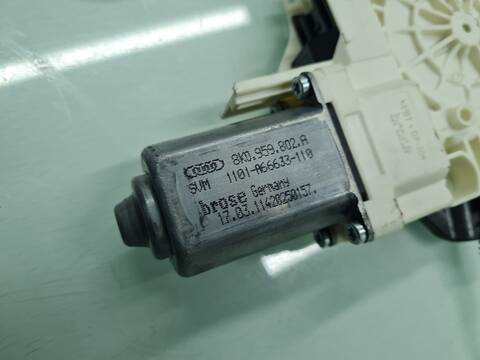 Foto 4ª: Elevalunas Eléctrico Delantero Derecho Audi A4 S LINE 142CV 105KW [CAGA] (2011)