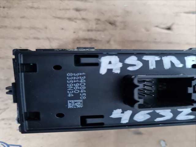 Foto 2ª: Botonera Elevalunas Opel Astra DYNAMIC START/STOP 136CV 100KW [LVL] (2019)