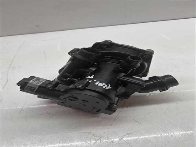 Foto 1ª: Bomba de Agua Volkswagen Golf 300 CV 221KW [CJXC CJX] (2014)