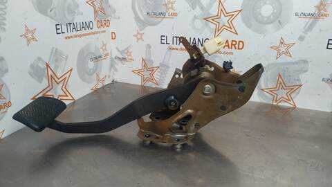 Foto 3ª: Pedal Freno Toyota Auris VERSION INDEFINIDA (2013)