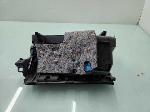 Foto 4ª: Guantera Mercedes Clase C 160 CLA 200 CDI 117.308) 136CV 100KW [651930] (2015)