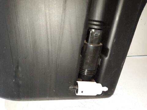 Foto 2ª: Deposito Limpiaparabrisas Mercedes Clase V 200 136CV 100KW (2014)