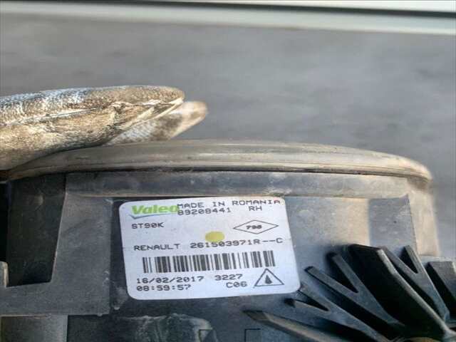 Foto 2ª: Faro Antiniebla Delantero Derecho Renault Captur 1.5 DCI90CV [K9K 629] (2017)