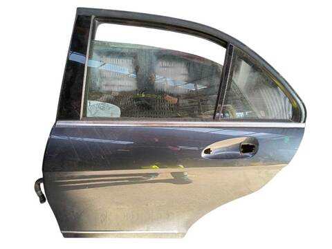 Foto 1ª: Puerta Trasera Izquierda Mercedes Clase C 160 C 220 CDI 204.002) (2007)
