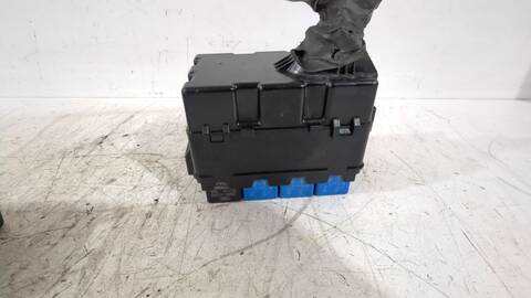 Foto 2ª: Caja Reles Fusibles Kia Ceed 1.6 CRDI HATCHBACK ED) [D4FB] (2007)