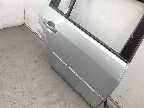 Foto 2ª: Puerta Trasera Derecha Ford Mondeo 2.0 16V TDDI - TDCI 115CV 85KW [HJBB] (2004)