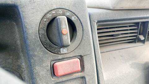 Foto 1ª: Mando Luces Mercedes Clase MB 100 CAJA CERRADA BM 631.332/342) 75CV 55KW [616963] (1991)