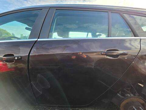 Puerta Trasera Izquierda Opel Insignia BASIS 4X4 136CV 100KW