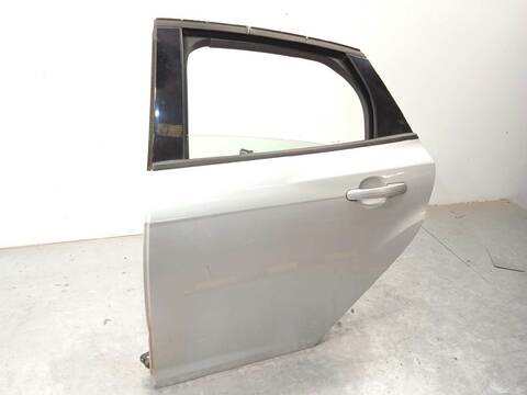 Foto 2ª: Puerta Trasera Izquierda Ford Focus TREND 115CV 85KW [T1DA] (2013)