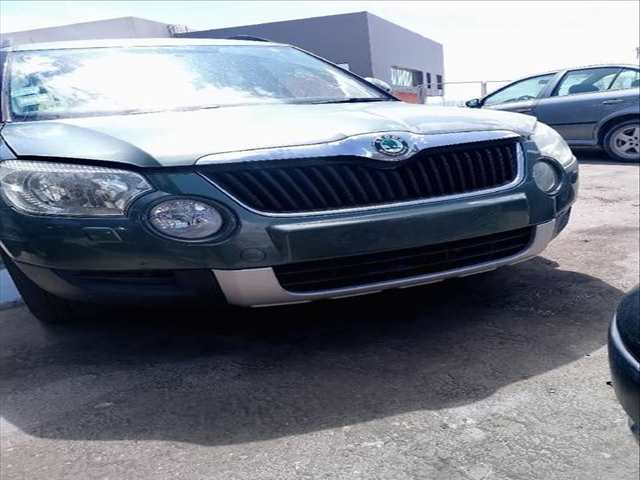 Foto 2ª: Paragolpes Delantero Skoda Yeti 2.0 TDI 4X4 140CV (2009)
