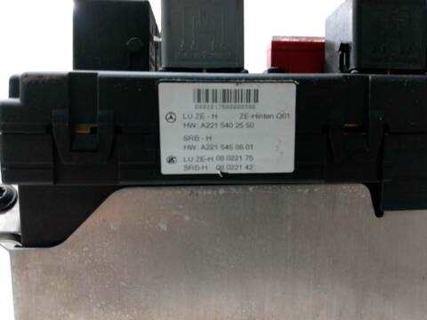 Foto 3ª: Caja Reles Fusibles Mercedes Clase S 220 S 320 CDI 221.022 221.122) 235CV (2005)