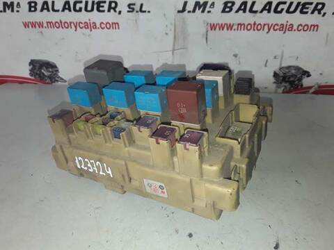 Foto 3ª: Caja Reles Fusibles Toyota Celica 1.8 1.8 16V CAT 143CV