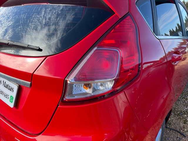 Foto 3ª: Piloto Trasero Derecho Ford Fiesta 1.6 TDCI 95cv [TZJA] (2014)