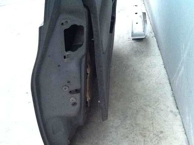 Foto 2ª: Puerta Delantera Izquierda Peugeot 1007 1007 DOLCE 1398 CC 1.4 LTR) 70CV/50KW DV4TD 8HZ (2005)