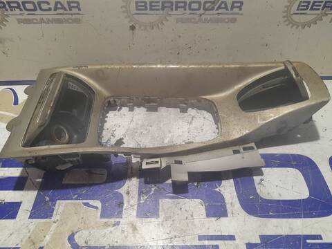 Foto 2ª: Consola Central Citroen C5 1.6 16V HDI FAP BERLINA 109CV 80KW [9HZDV6TED4] (2010)