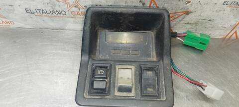 Foto 3ª: Pantalla Multifuncion Isuzu Trooper UBS 55 MAGIC 106CV 78KW [4JB1-TC] (1990)