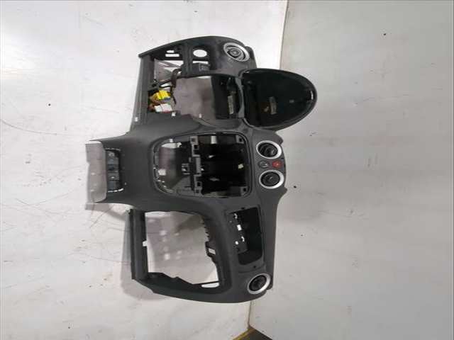 Foto 3ª: Salpicadero Citroen C3 1.4 HDI 70 SC8HZC SC8HR0 SC8HP4) 68CV 50KW [8HP (DV4C),8HR (DV4C),8HZ (DV4TD)] (2010)