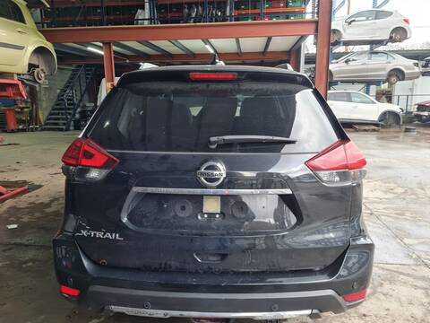 Portón Nissan X-Trail TEKNA 157CV 116KW T32)