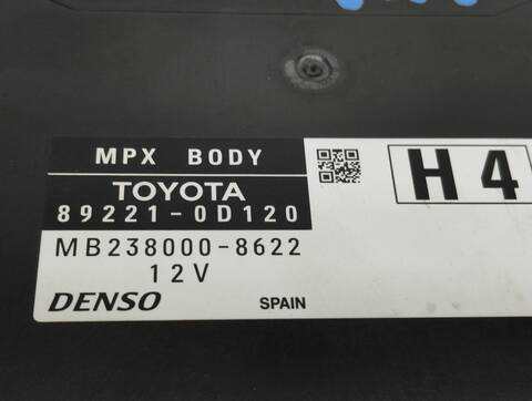 Foto 2ª: Caja Reles Fusibles Toyota Yaris ACTIVE HYBRID 75CV 55KW [1NZFXE] (2013)