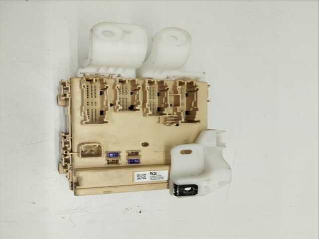 Caja Reles Fusibles Toyota Auris HYBRID ACTIVE 99CV 73KW