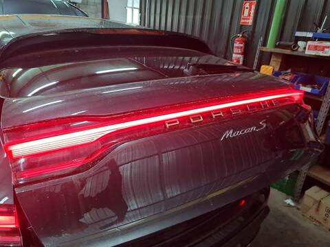 Foto 3ª: Piloto Trasero Central Porsche Macan GTS 95BBL1) 380CV 280KW [DGRB] (2023)
