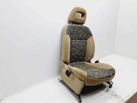 Foto 3ª: Asiento Delantero Derecho Nissan Terrano AVENTURA 125CV 92KW [TD27TI] (2001)