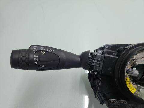 Foto 4ª: Mando Multifuncion Volvo XC 40 MOMENTUM PRO 2WD 163CV 120KW [B3154T2] (2020)