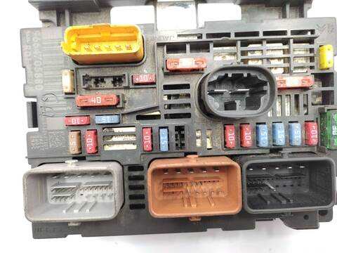 Foto 3ª: Caja Reles Fusibles Citroen C4 1.8 I 16V PICASSO 125CV 92KW [6FY (EW7A)] (2008)