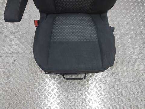 Foto 3ª: Asiento Delantero Izquierdo Ford Transit 280 L1 TREND (2019)