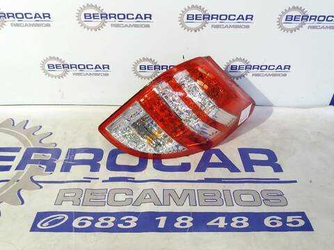 Piloto Trasero Derecho Toyota Rav4 2.2 D-4D CAT 150CV