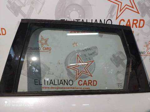 Foto 3ª: Puerta Trasera Izquierda Renault Scenic LIMITED 110CV 81KW [K9K836] (2012)