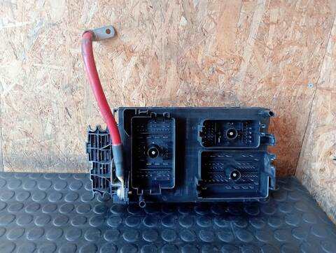 Foto 3ª: Caja Reles Fusibles Opel Astra 1.3 16V CDTI 95CV (2009)