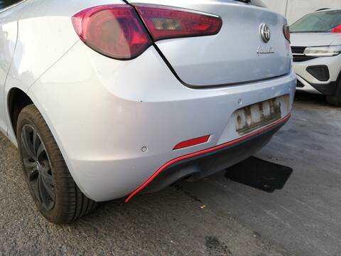 Foto 2ª: Paragolpes Trasero Alfa Romeo Giulietta 940A3000 (2014)