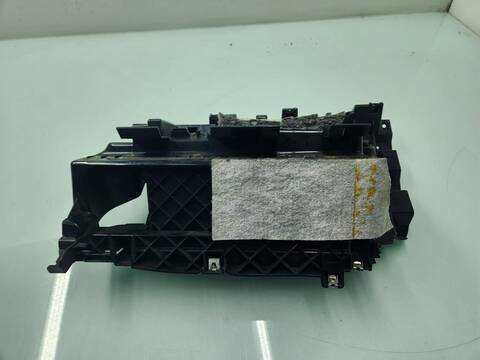 Foto 2ª: Guantera Bmw Serie 1 114 118D BERLINA 143CV 105KW [N47D20C] (2008)