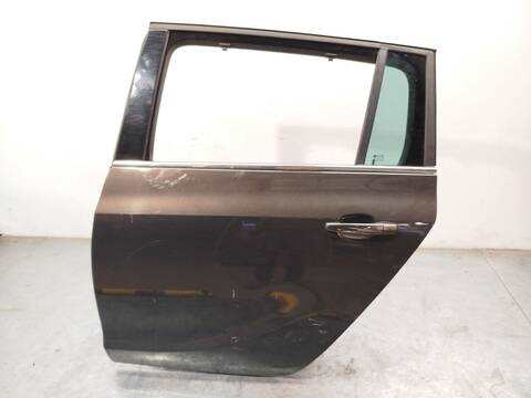 Foto 3ª: Puerta Trasera Izquierda Opel Zafira 1.6 CDTI 75) 136CV 100KW [B16DTH] (2015)