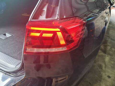 Foto 3ª: Piloto Trasero Derecho Volkswagen Passat BUSINESS 150CV 110KW [DSRA] (2020)