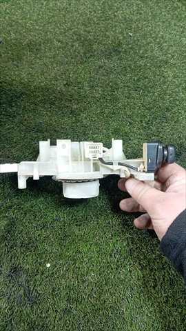 Foto 4ª: Caja Reles Fusibles Lexus LX 4.7 G 470 V8 (2002)