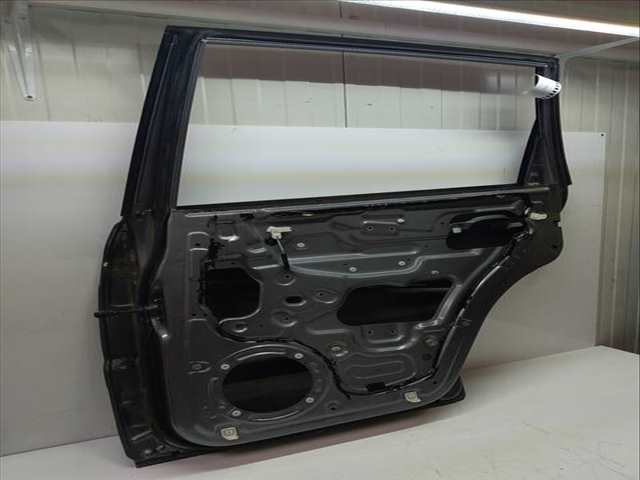 Foto 2ª: Puerta Trasera Derecha Ssangyong Rexton 155 CV 114KW [D20DTR OM671.960] (2014)