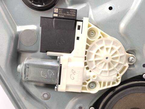 Foto 3ª: Elevalunas Eléctrico Delantero Derecho Seat Ibiza 1.4 16V 75CV 55KW [BKY] (2006)