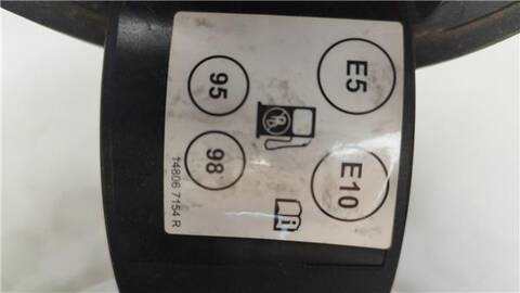 Foto 2ª: Tapa Exterior Combustible Renault Clio TCE 90 B7MT) 91CV 67KW [H4D 450,H4D 470] (2021)