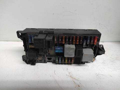 Caja Reles Fusibles Mercedes Clase E 180 647961 BERLINA