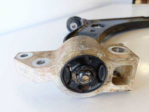 Foto 2ª: Brazo Suspension Delantero Derecho Volkswagen Caddy LIFE 2.0 SDI 69CV (2010)