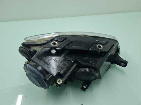 Foto 2ª: Faro Izquierdo Volkswagen Passat ADVANCE BERLINA 140CV 103KW [BKP] (2006)