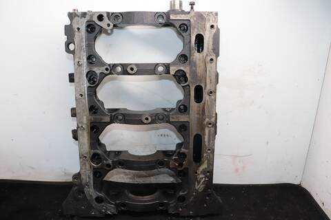 Foto 2ª: Cubrecarter Mitsubishi Montero 3.2 DI-D AVANCE 5-PTAS.) 165CV 121KW (2000)