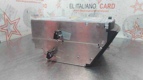 Foto 3ª: Sistema Audio Radio CD Mercedes Clase S 220 500 221.071) BERLINA 388CV 285KW [M273961] (2006)