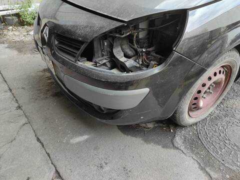 Foto 3ª: Paragolpes Delantero Renault Scenic F9QL8 JM) (2007)