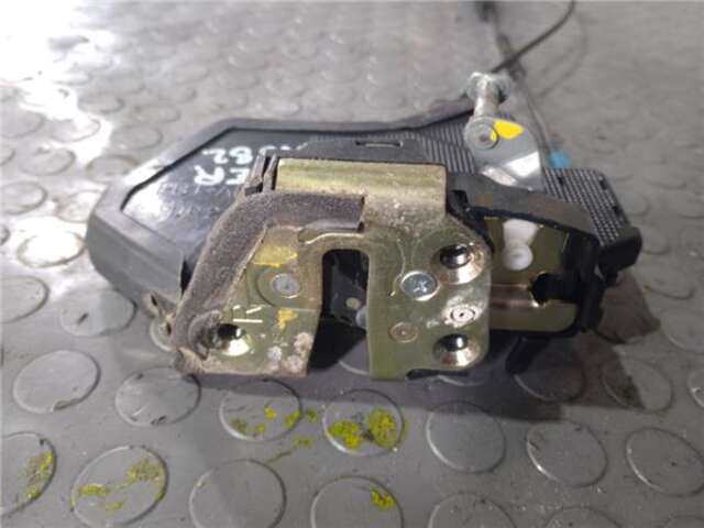 Foto 2ª: Cerradura Puerta Trasera Derecha Toyota Avensis 2.0 D-4D [1CD-FTV]