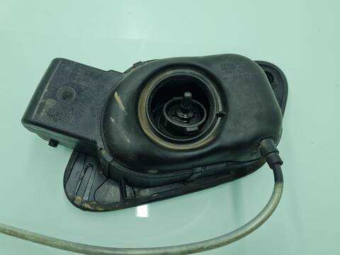 Foto 4ª: Tapa Exterior Combustible Volkswagen Golf LAST EDITION BM 131CV 96KW [DPB] (2019)